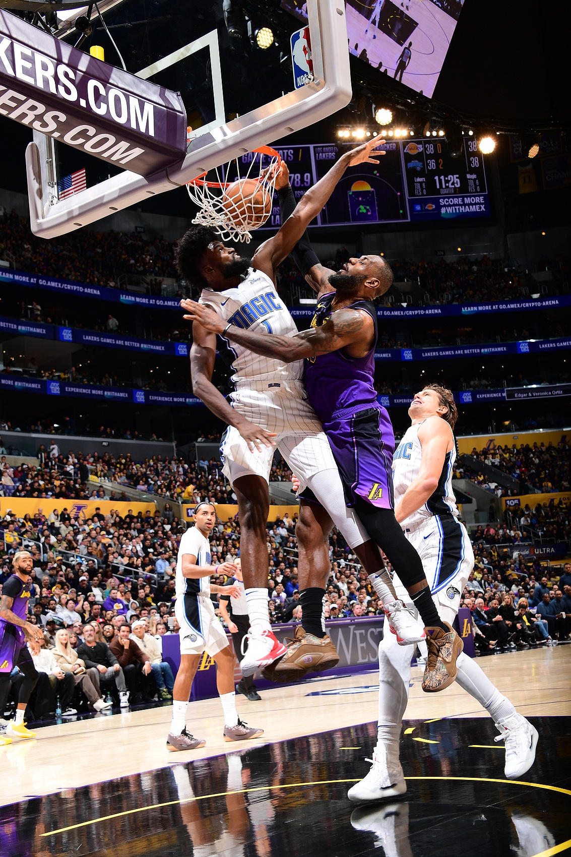 山西队绝杀上海队，詹姆斯带队取胜