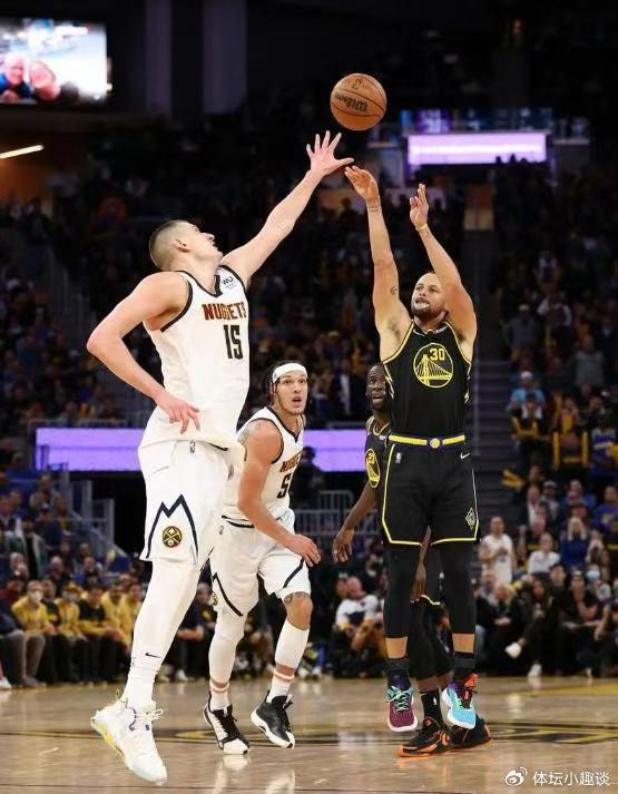 深圳队完胜新疆队,约基奇状态火热 深圳队完胜新疆队,约基奇状态火热