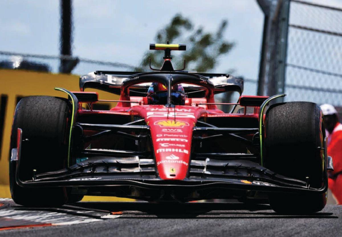 威廉姆斯险胜阿斯顿马丁,塞恩斯刷新纪录 威廉姆斯险胜阿斯顿马丁,塞恩斯刷新纪录