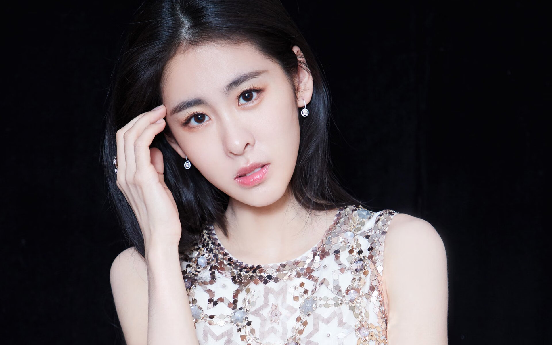 绿茵场上的闪电与非洲大地的雷鸣，当马丁内利刷新纪录遇见红牛的南非野心