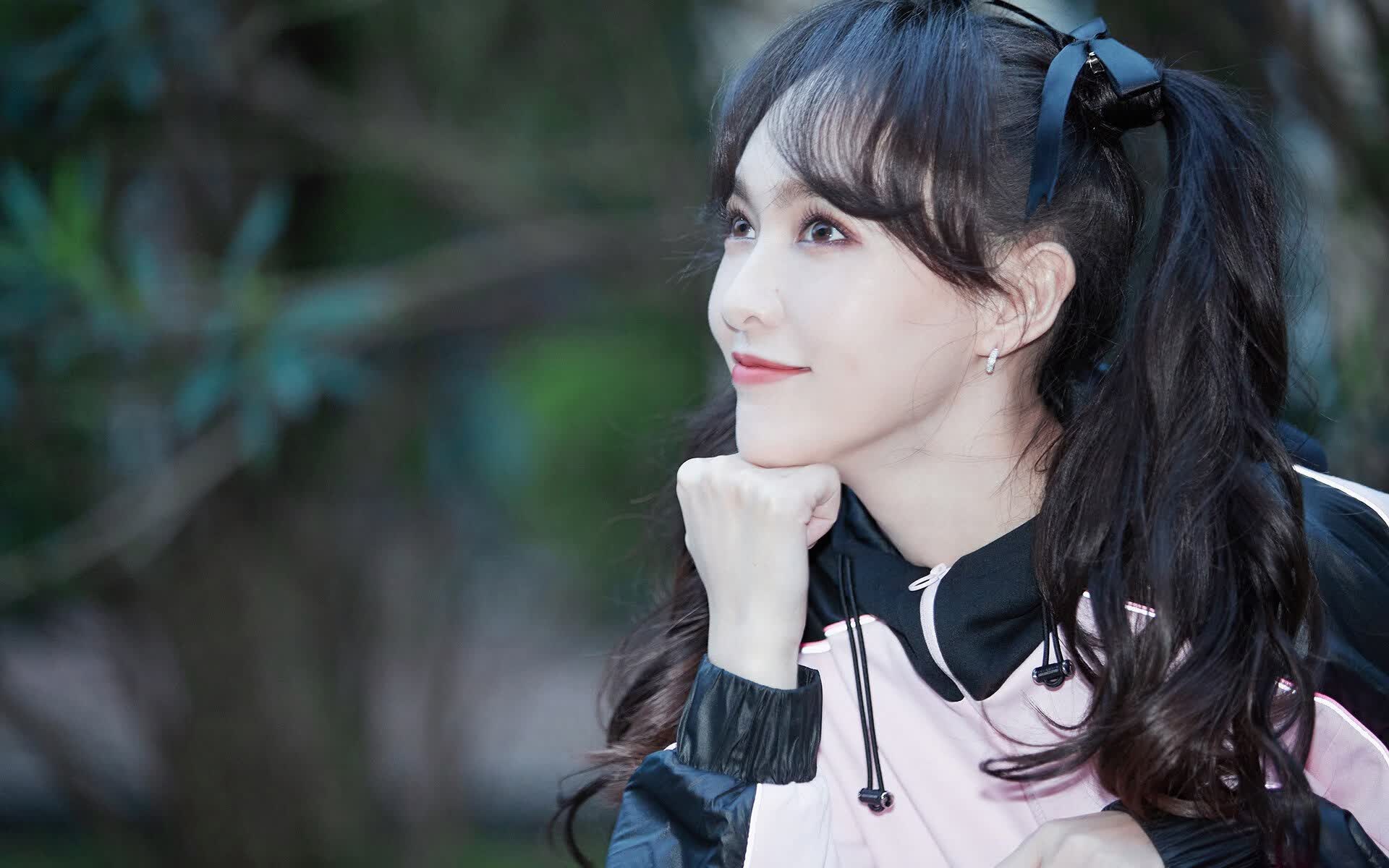 平行宇宙的交锋，当莱万在末节走进比利时对阵玻利维亚的比赛